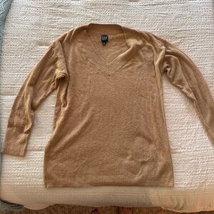 GAP Women's Sweater in Tan/camel